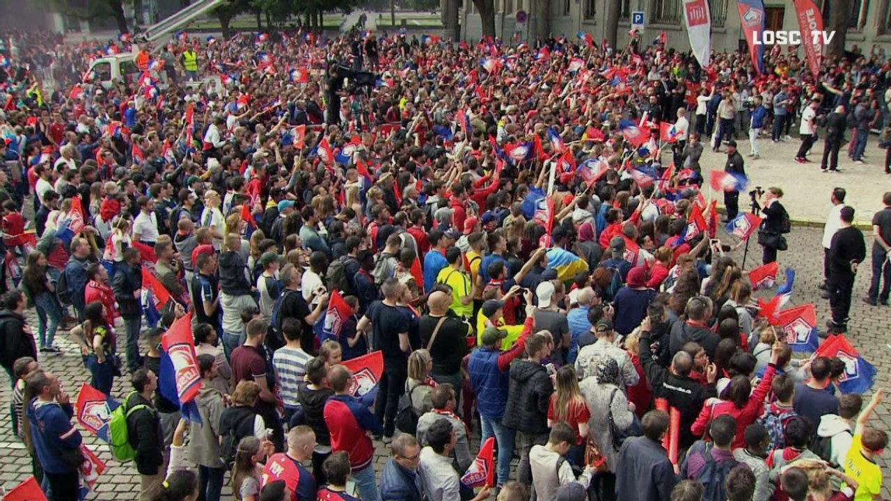 Tapis rouge pour les Dogues à la mairie de Lille