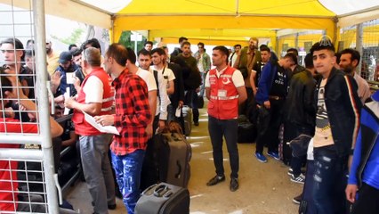 Suriyeliler bayram için ülkelerine gitmeye başladı - GAZİANTEP