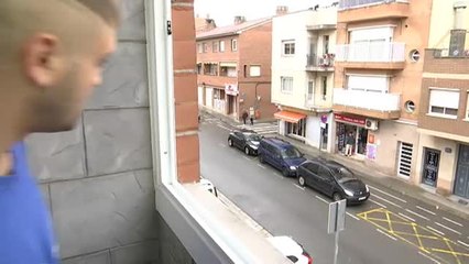 Atrapan a un ladrón reteniéndole en el hueco entre dos puertas