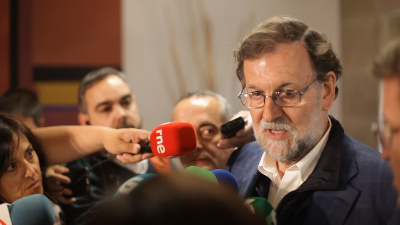 Rajoy ve "de sentido común" la suspensión de los diputados presos