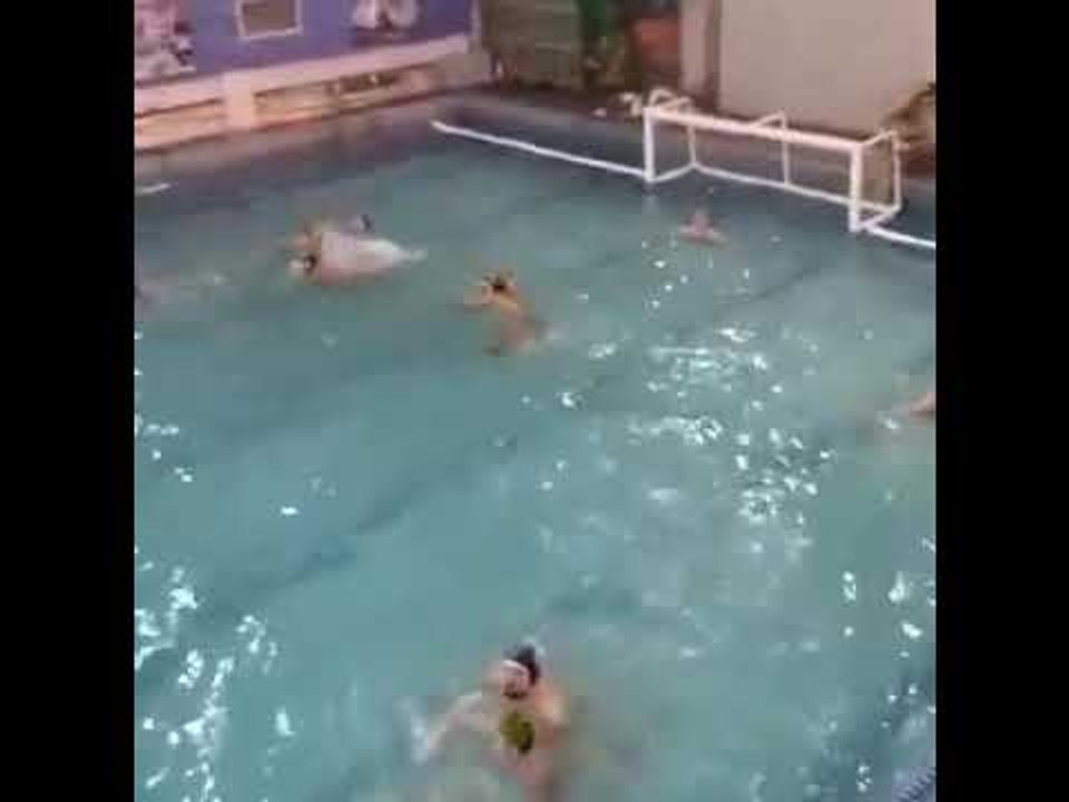 Pelea durante partido de waterpolo en Rusia