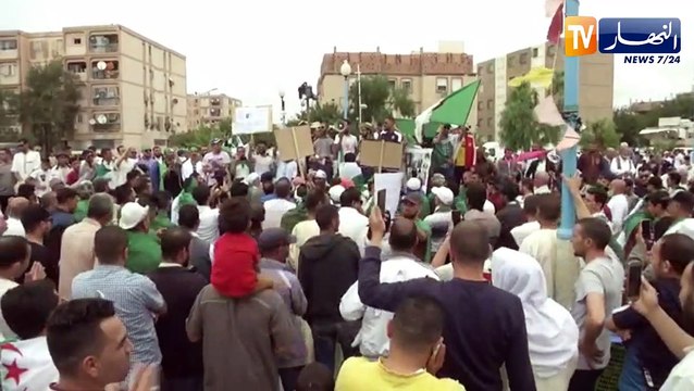 المسيلة: المواطنون يواصلون الخروج رغم الصيام.. ويطالبون برحيل بقايا النظام