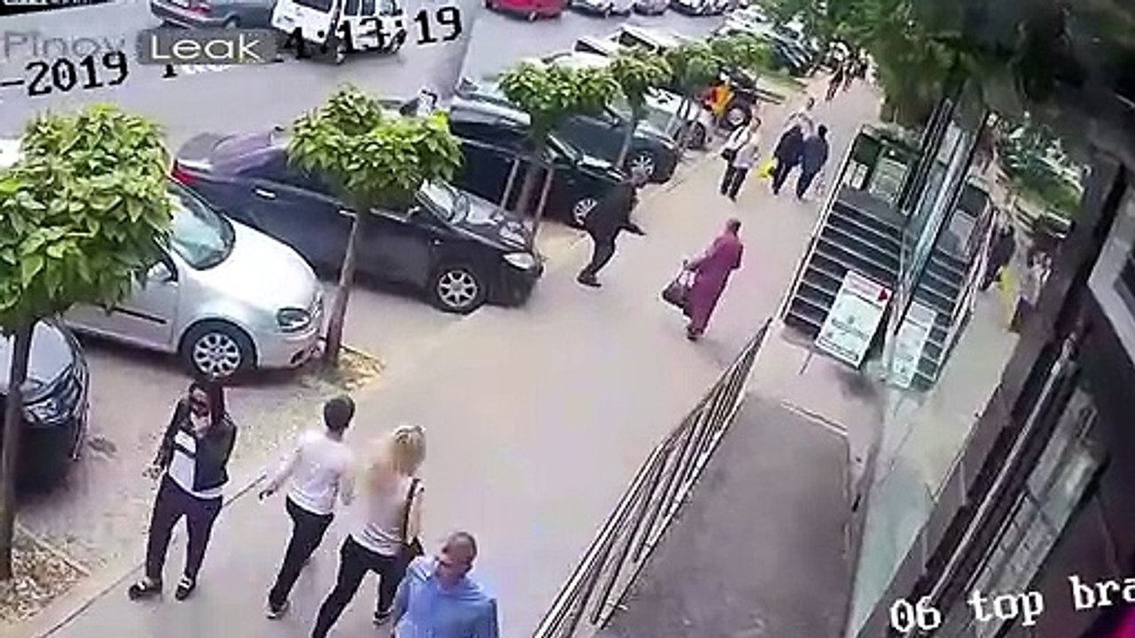Drunk man attacked two women on the street