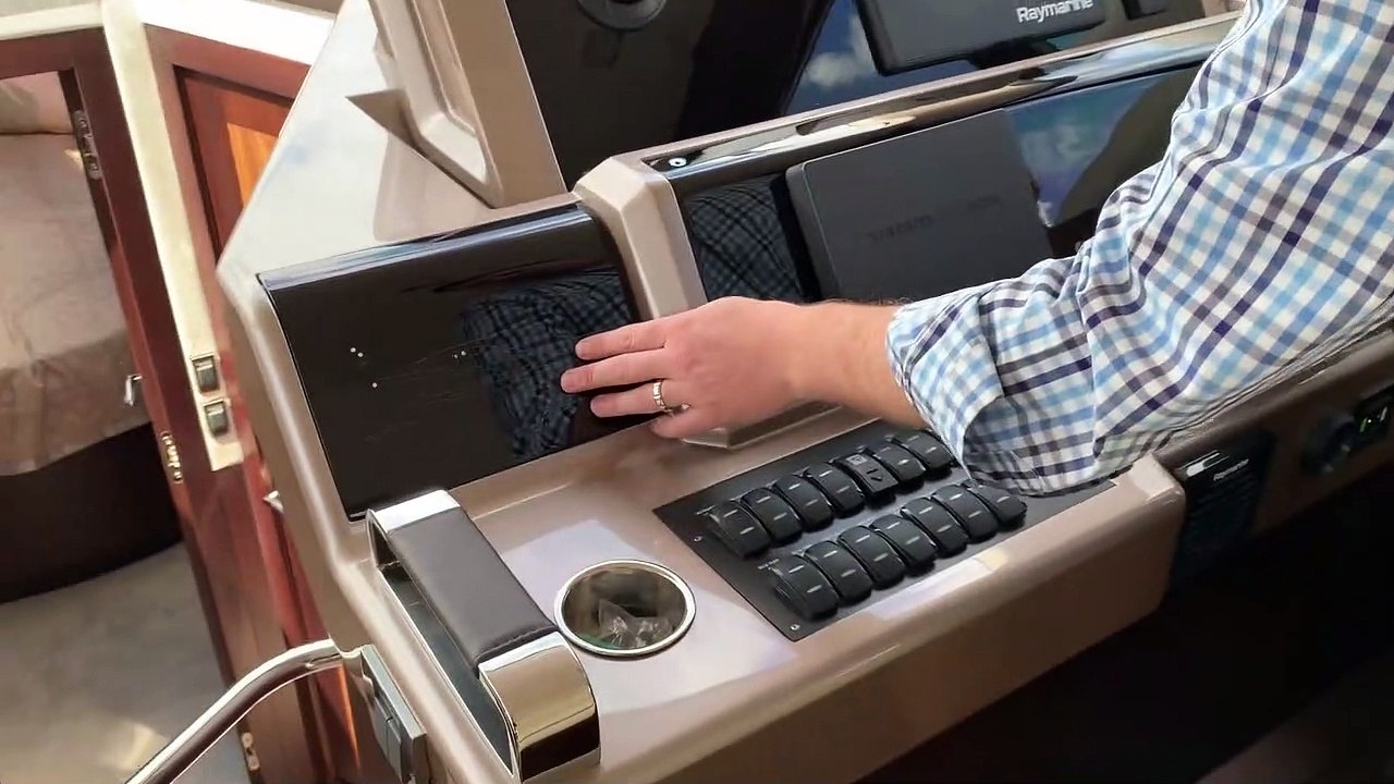 2019 Galeon 420 Fly Boat For Sale at MarineMax Somers Point, NJ