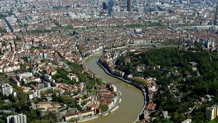 انفجار في ليون شرق فرنسا لجسم مشبوه واصابة عدد من الأشخاص