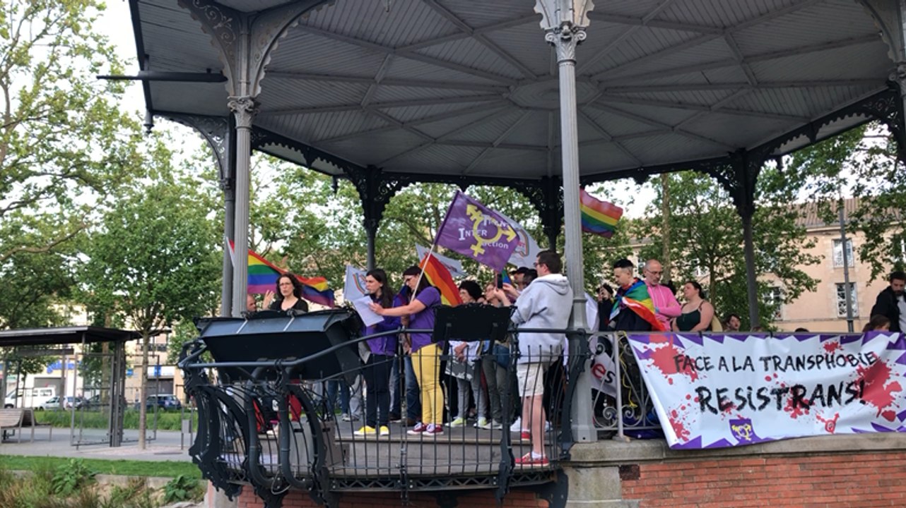 Huit cents personnes réunies contre l’homophobie