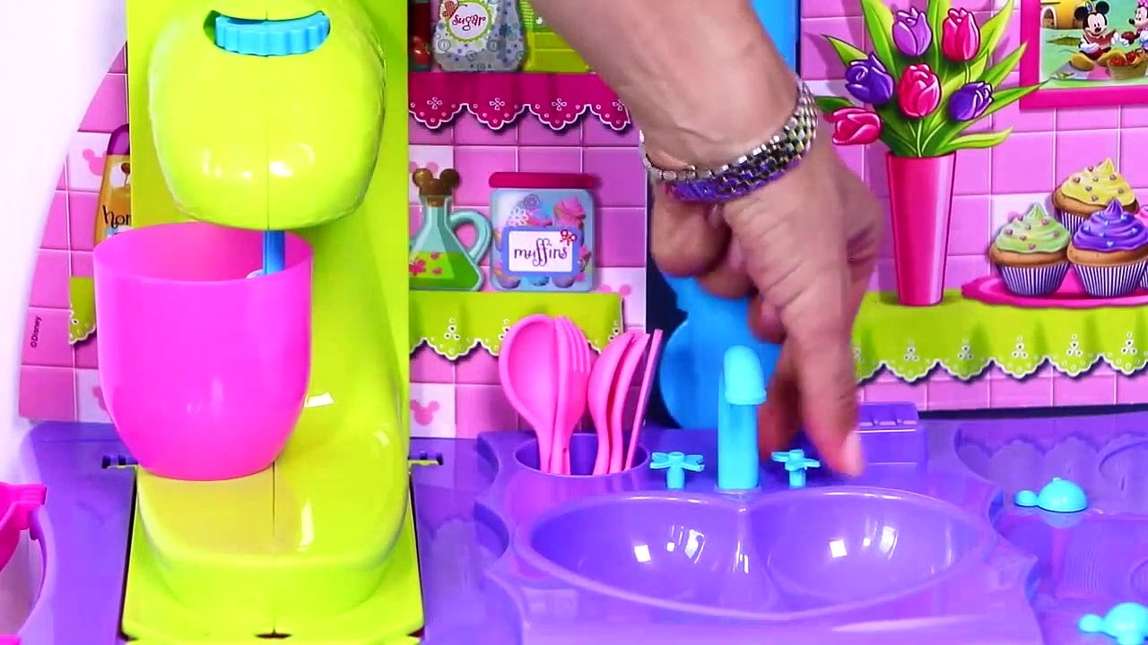 MINNIE MOUSE Toy Set with Bowtastic Kitchen Accessory Set !