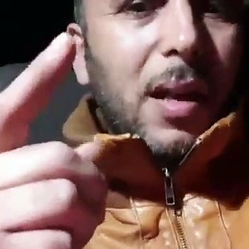 لطفي العبدلي يحب يقلنا إلي صار مع الدجاجة تم برضاها Lotfi Abdelli