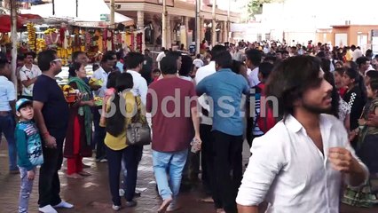 Vivek Oberoi at Siddhivinayak for Bappa blessing for PM Narendra Modi movie