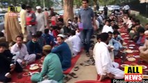 Iftar Dinner From Sikh Community of Pakistan To Muslims | Ary News Headlines