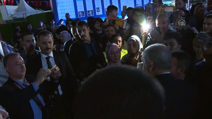 Cumhurbaşkanı Erdoğan Yenikapı'da vatandaşlarla bir araya geldi - İSTANBUL