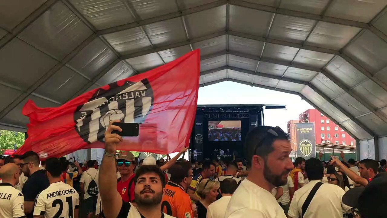 Final Copa Barcelona-Valencia: Ambientazo en la...