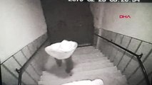 İSTANBUL-ZEYTİNBURNU'NDA GİRİLMEDİK EV BIRAKMAYAN HIRSIZLAR KAMERADA
