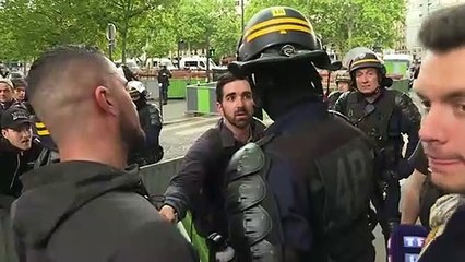 Gilets jaunes: des contrôles de police près des Champs-Elysées