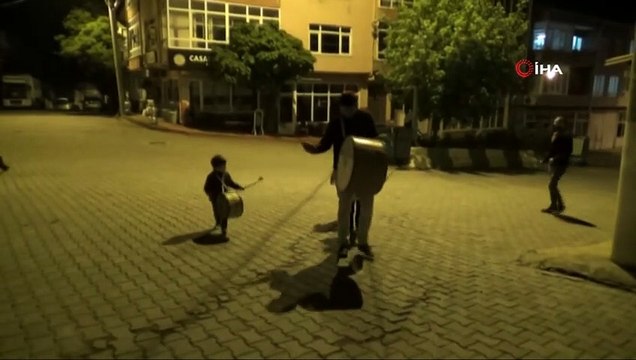 Bu Mahalle 3 Yaşındaki Çocuğun Davul Sesiyle Sahura Uyanıyor