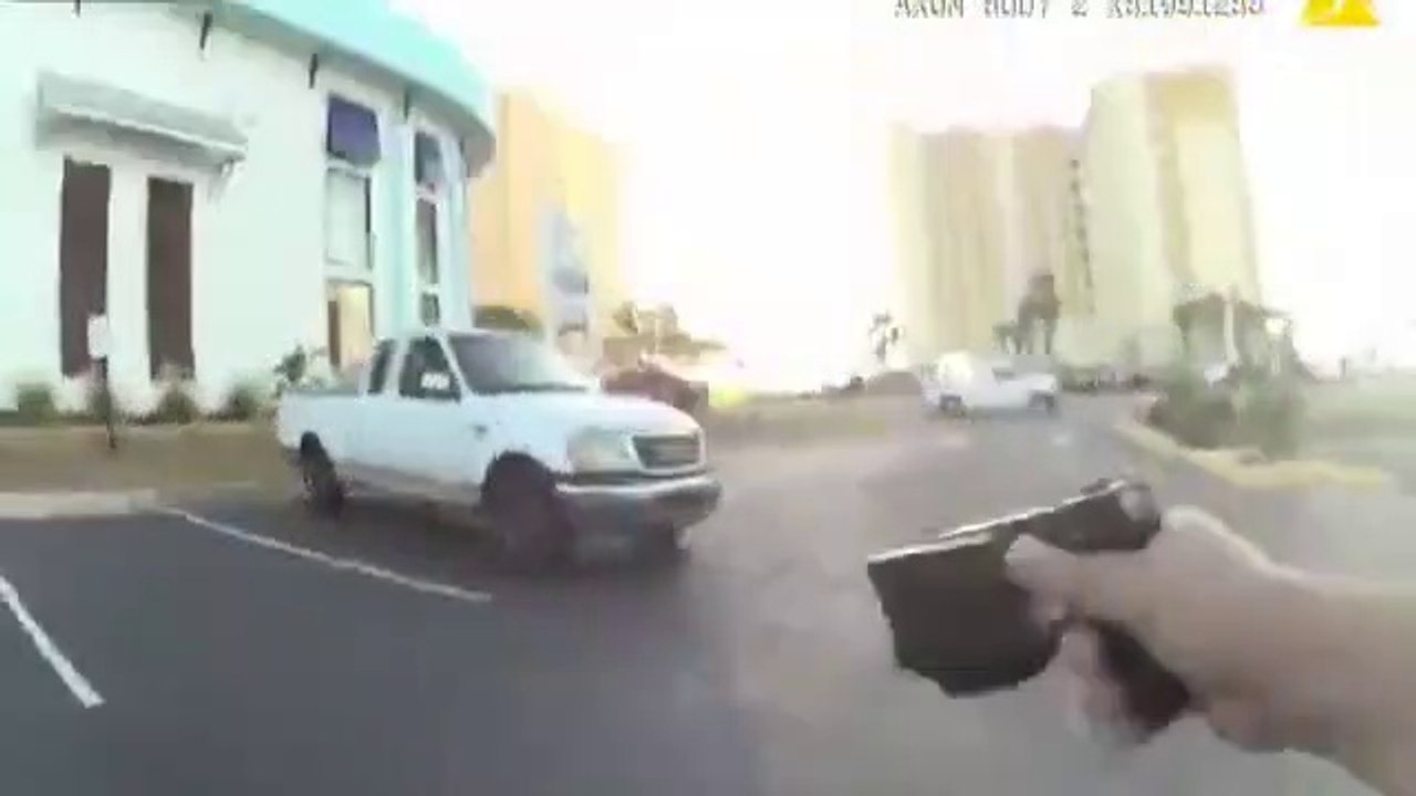 Un conducteur prend la fuite en plein controle de police... Impressionnant