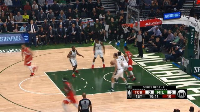 لقطة: كرة سلّة: قصة اليوم: كاوهي يُسيطر على المباراة ويقود رابتورز للفوز