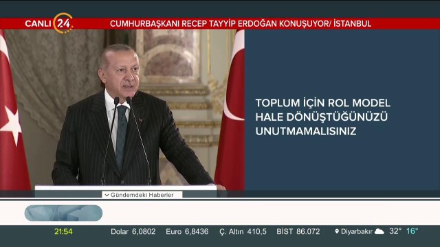 Sanatçı ve sporcularla iftar