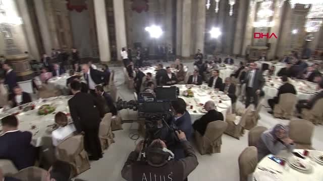 CUMHURBAŞKANI ERDOĞAN, SANATÇI VE SPORCULARLA İFTAR PROGRAMINDA BULUŞTU