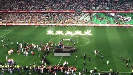 La Fiesta de los Jugadores del Valencia Sobre el Césped del Villamarín
