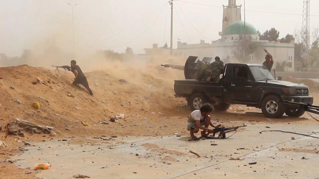 قتلى وجرحى في اشتباكات عنيفة جنوب العاصمة الليبية