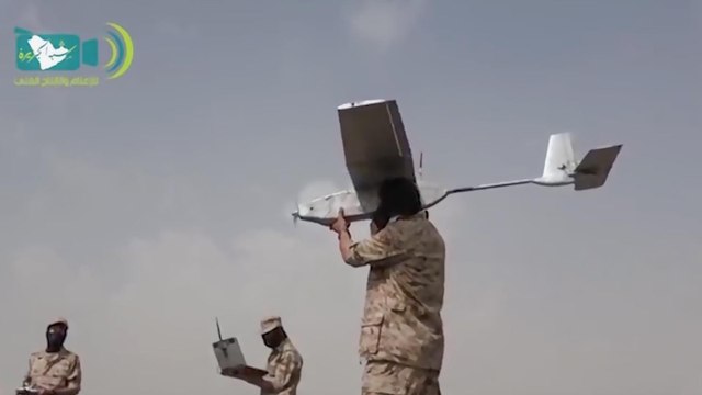 الحوثيون يستهدفون مطار جازان والتحالف الإماراتي السعودي يلتزم الصمت