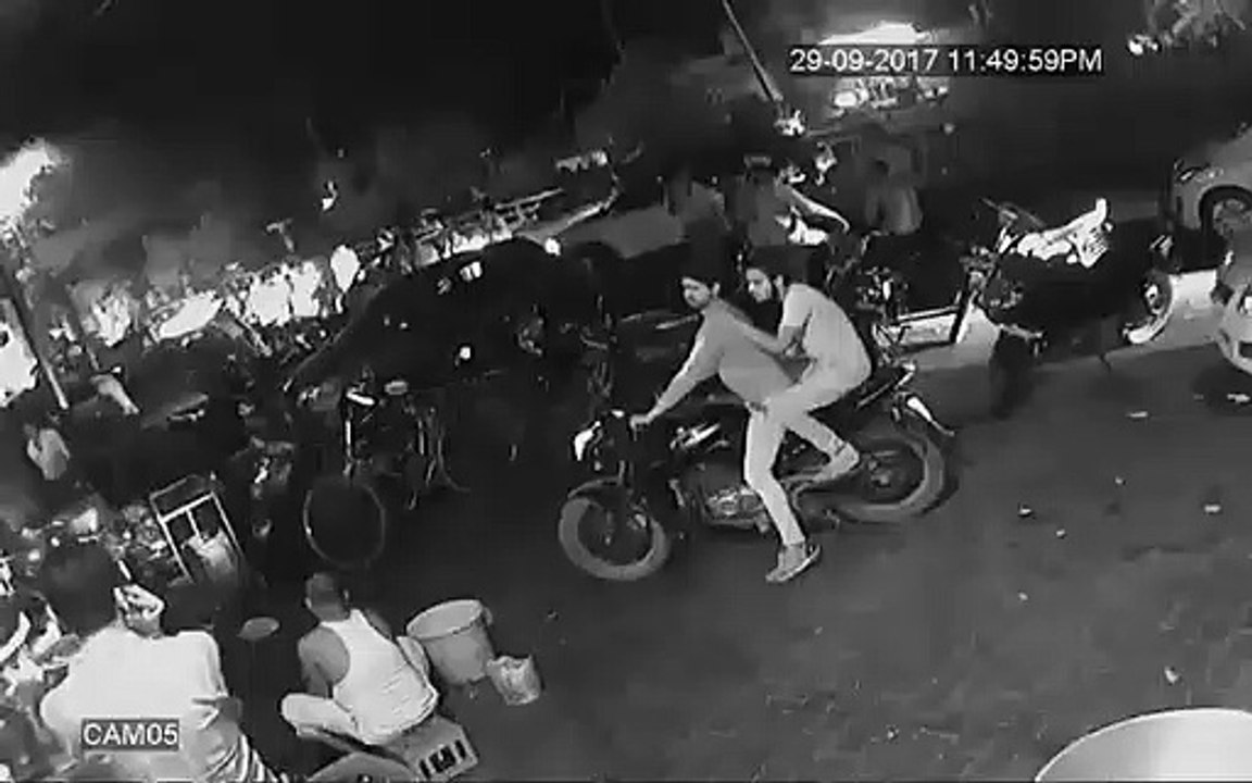Gunshots at Pritam Dhaba, Amritsar.CCTV footage(2)