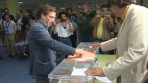 Almeida ejerce su derecho a voto en Madrid