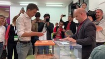 El candidato de Más Madrid a la presidencia de la CAM, Íñigo Errejón, vota