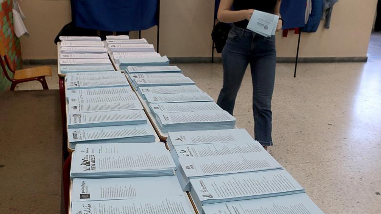 Σε εξέλιξη οι εκλογές - Χωρίς προβλήματα η διαδ...