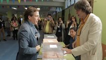 Martínez-Almeida acude a primera hora a votar en unas elecciones 