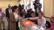 Díaz Ayuso acude a votar