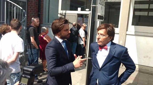 Mons: Quand Elio Di Rupo et Georges-Louis Bouchez se rencontrent au bureau de vote