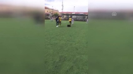 Amatör maçta davetsiz misafir