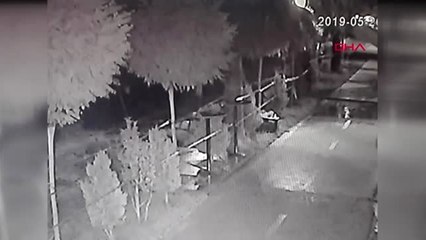 ŞANLIURFA Birecik'te Fırat Nehri kıyısındaki yol çöktü