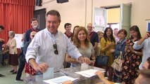Juan Espadas (PSOE) acude a votar en Sevilla