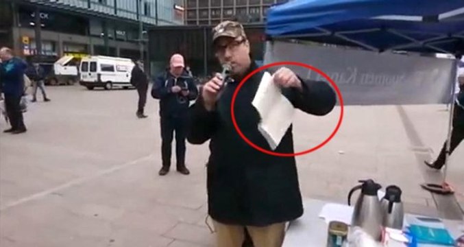 Finlandiya'da, Aşırı Sağcı Liderden Çirkin Provokasyon! Kur'an-ı Kerim'i Yırtıp Yere Attı