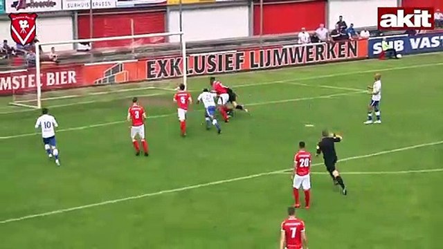 Görülmemiş olay! Hakem gol attı, saha karıştı