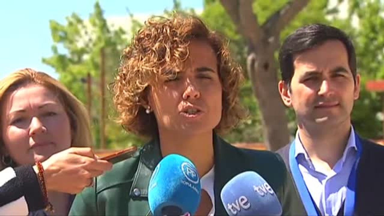 Dolors Montserrat: "Nos jugamos demasiado para quedarnos en casa"