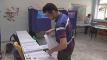 Los griegos votan en elecciones europeas y primera vuelta de municipales y regionales
