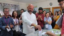 García Molina vota en Toledo