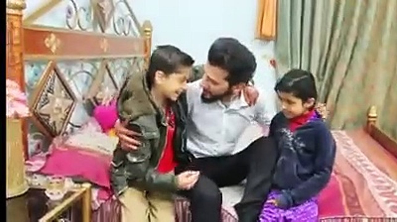 Maa baap ko time daina, Respect your parents