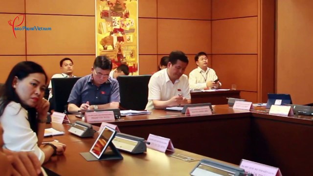 Tuổi nghỉ hưu của công chức, viên chức nên quy định ở luật nào?