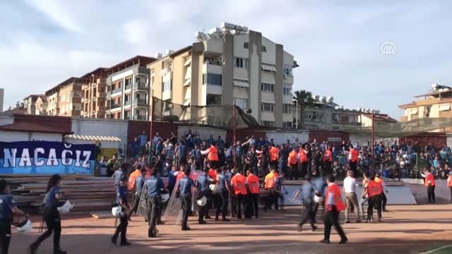 Hatayspor-Adana Demirspor maçının ardından - Tribünde olay