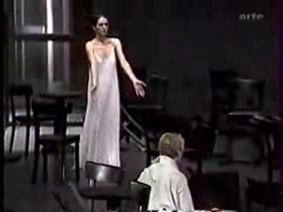 Pina Bausch - cafe müller extrait