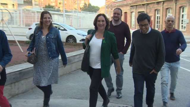 Colau y Urtasun llegan a la Fabra i Coats