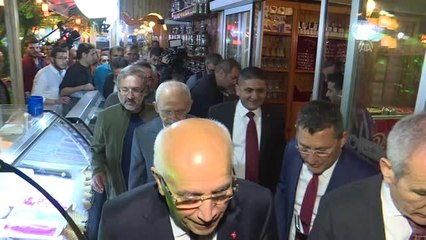 Kılıçdaroğlu, minibüsçü esnafı ile iftar yaptı