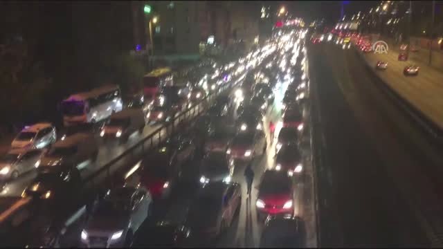 Kazada bacağı kopan kamyon şoförü öldü - İSTANBUL