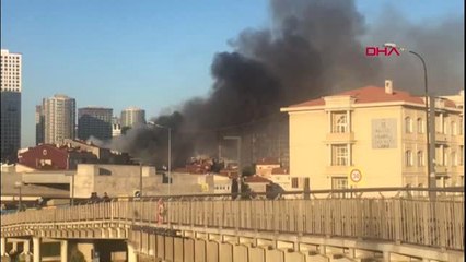 FİKİRTEPE'DE TEK KATLI BİNANIN ÇATI KATINDA YANGIN ÖLÜ VE YARALILAR VARİSTANBUL -FİKİRTEPE'DE TEK...