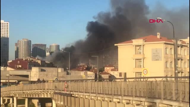 FİKİRTEPE'DE TEK KATLI BİNANIN ÇATI KATINDA YANGIN ÖLÜ VE YARALILAR VARİSTANBUL -FİKİRTEPE'DE TEK...